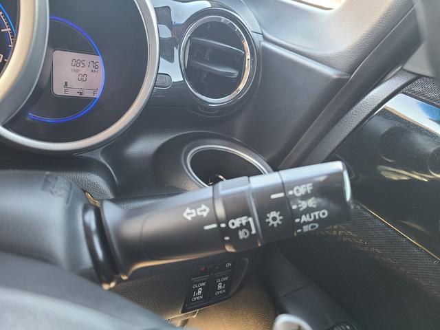 Ｎ－ＢＯＸカスタム Ｇ・ターボパッケージ　ドライブレコーダー　バックカメラ　両側電動スライドドア　ナビ　ＴＶ　オートクルーズコントロール　オートライト　ＨＩＤ　スマートキー　アイドリングストップ　電動格納ミラー　ベンチシート　ＣＶＴ（25枚目）