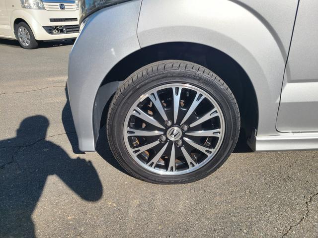 Ｎ－ＢＯＸカスタム Ｇ・ターボパッケージ　ドライブレコーダー　バックカメラ　両側電動スライドドア　ナビ　ＴＶ　オートクルーズコントロール　オートライト　ＨＩＤ　スマートキー　アイドリングストップ　電動格納ミラー　ベンチシート　ＣＶＴ（27枚目）