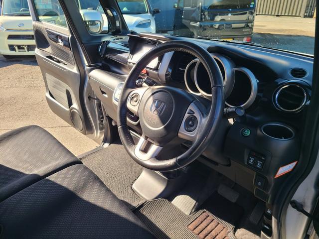 Ｎ－ＢＯＸカスタム Ｇ・ターボパッケージ　ドライブレコーダー　バックカメラ　両側電動スライドドア　ナビ　ＴＶ　オートクルーズコントロール　オートライト　ＨＩＤ　スマートキー　アイドリングストップ　電動格納ミラー　ベンチシート　ＣＶＴ（42枚目）