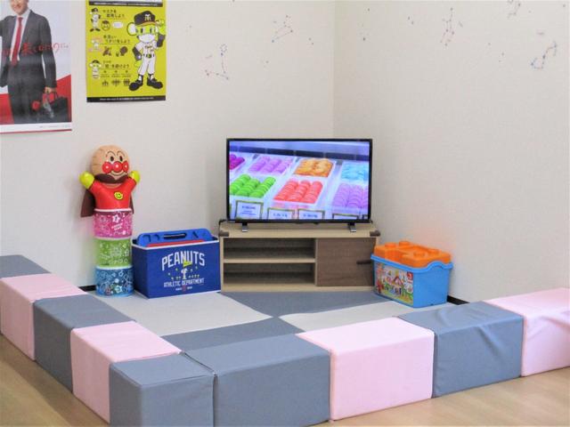 キャンピングカー ベッドキット 電源 水道 コンロ 冷蔵庫 電子レンジ 簡易トイレ ETC バックカメラ 社外SDナビ フルセグ/Bluetooth/CD/SD/REC(41枚目)