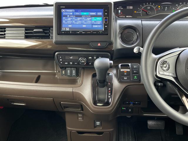 Ｎ－ＢＯＸ 　Ｌ　コーディネートスタイル　禁煙車　純正ナビ（ＤＶＤ／ＣＤ／ＳＤ／ＢＴ／ＵＳＢ／フルセグ　バックカメラ　ＥＴＣ　両側パワースライドドア　両側シートヒーター　電子パーキング　ホンダセンシング（10枚目）