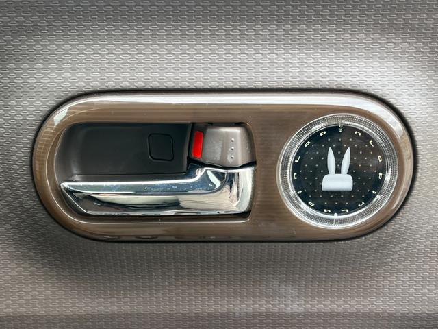 アルトラパンショコラ Ｇ　禁煙車　社外ナビ（ワンセグ／ＡＭ／ＦＭ／ＵＳＢ／ＢＴ）　バックカメラ　純正マット　プッシュスタート　スマートキー　オートライト　アイドリングストップ　革巻きハンドル　バイザー（35枚目）