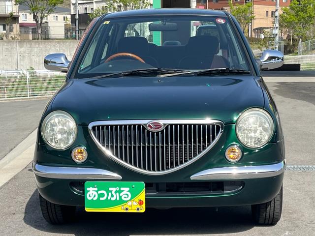 オプティ クラシック　禁煙車　ＡＴ　オーディオ　ＡＭ　ＦＭ　ＣＤ　マニュアルエアコン　革＆ウッドコンビハンドル　電格メッキドアミラー　メッキドアハンドル　マット（3枚目）
