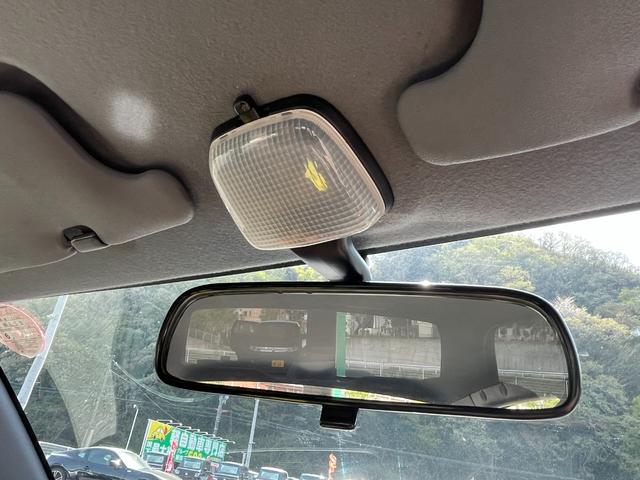 オプティ クラシック　禁煙車　ＡＴ　オーディオ　ＡＭ　ＦＭ　ＣＤ　マニュアルエアコン　革＆ウッドコンビハンドル　電格メッキドアミラー　メッキドアハンドル　マット（25枚目）