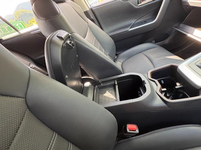 ＲＡＶ４ ハイブリッドＧ　４ＷＤ　メーカー９インチナビ　パノラミックビューモニター　デジタルルームミラー　スマートキー　パワーバックドア　ハーフ合皮シート　パワーシート　シートヒーター＆ベンチレーション　セーフティセンス（46枚目）