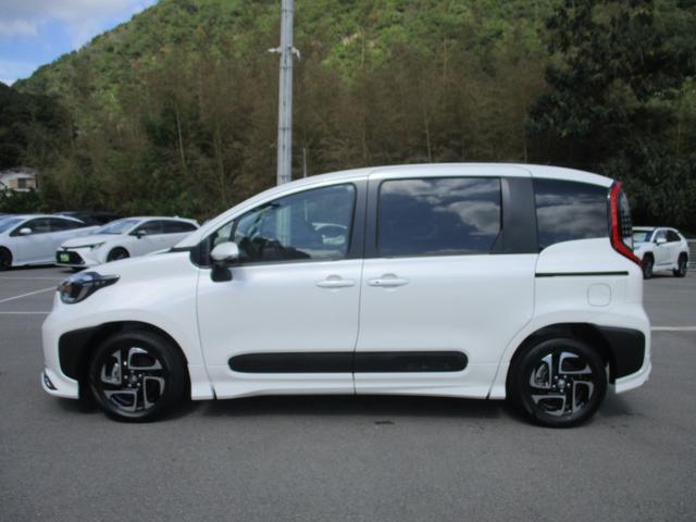 シエンタ ハイブリッドＺ　５人乗　４ＷＤ　メーカー１０．５インチナビ　パノラミックビューモニター　モデリスタエアロ　アドバンストパーク　前後ドラレコ　ＡＣ１００Ｖ電源　レーダークルーズ　フロントシートヒーター　純正１５アルミ（5枚目）