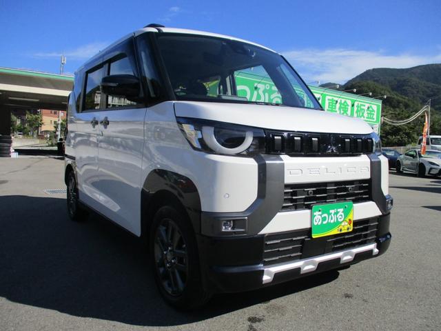 デリカミニ Ｔ　プレミアム　４ＷＤ　ターボ　純正９インチメモリーナビ　マルチアラウンドビューモニター　デジタルルームミラー　両側パワスラ　スマートキー　フロントシートヒーター　ハンドルヒーター　マイパイロット　ＬＥＤライト（6枚目）