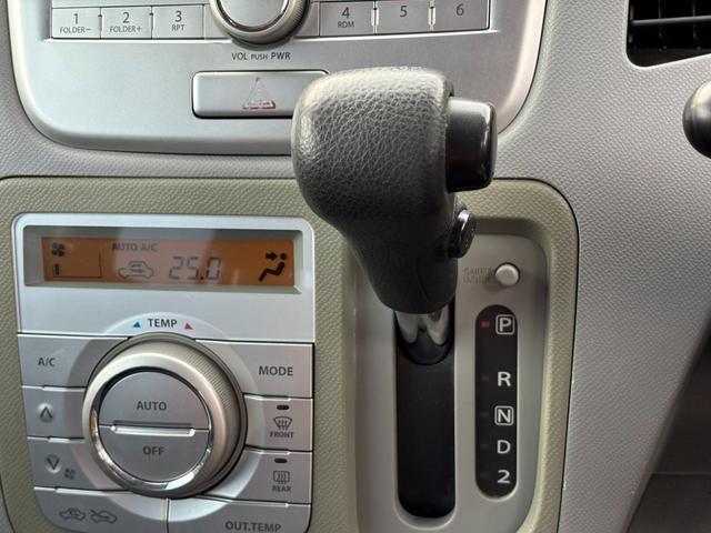 ワゴンＲ ＦＸリミテッド　ＣＤオーディオ（ＡＭ／ＦＭ／ＣＤ）スマートキー２個　プッシュスタート　ＥＴＣ　ドラレコ　オートエアコン　パワステ　パワーウインドウ　ＡＢＳ　Ｗエアバッグ　バイザー　マット　純正１４インチアルミ（11枚目）