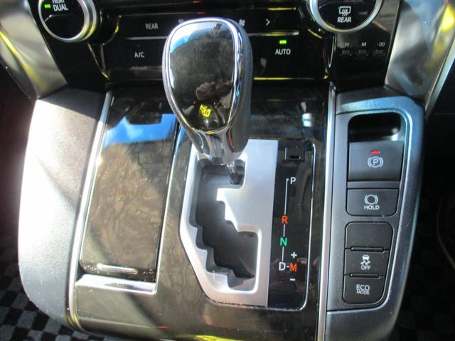 ヴェルファイア ２．５Ｚ　８人乗　アルパイン１０インチメモリーナビ＆リアモニター　ツインムーンルーフ　両側パワスラ　スマートキー２個　社外デジタルルームミラー　ＬＥＤヘッドライト　電子パーキング　オートホールド　純正１７ＡＷ（11枚目）