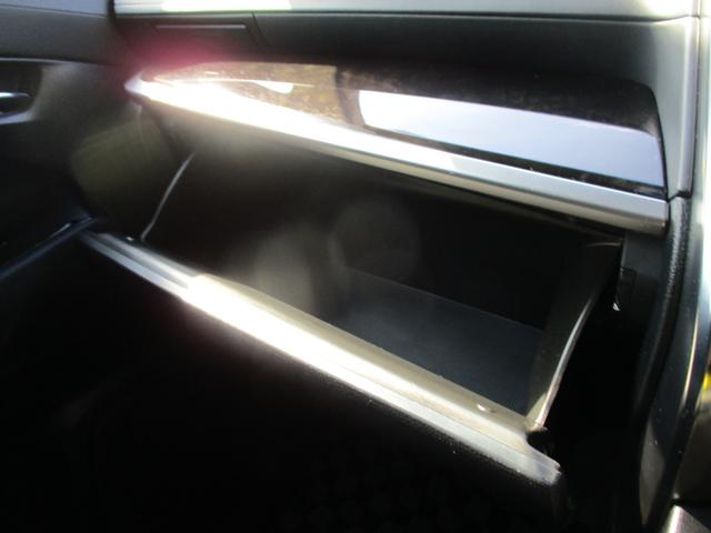 ヴェルファイア ２．５Ｚ　８人乗　アルパイン１０インチメモリーナビ＆リアモニター　ツインムーンルーフ　両側パワスラ　スマートキー２個　社外デジタルルームミラー　ＬＥＤヘッドライト　電子パーキング　オートホールド　純正１７ＡＷ（43枚目）