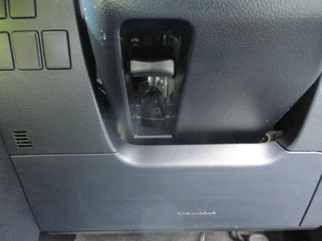 ヴェルファイア ２．５Ｚ　８人乗　アルパイン１０インチメモリーナビ＆リアモニター　ツインムーンルーフ　両側パワスラ　スマートキー２個　社外デジタルルームミラー　ＬＥＤヘッドライト　電子パーキング　オートホールド　純正１７ＡＷ（46枚目）