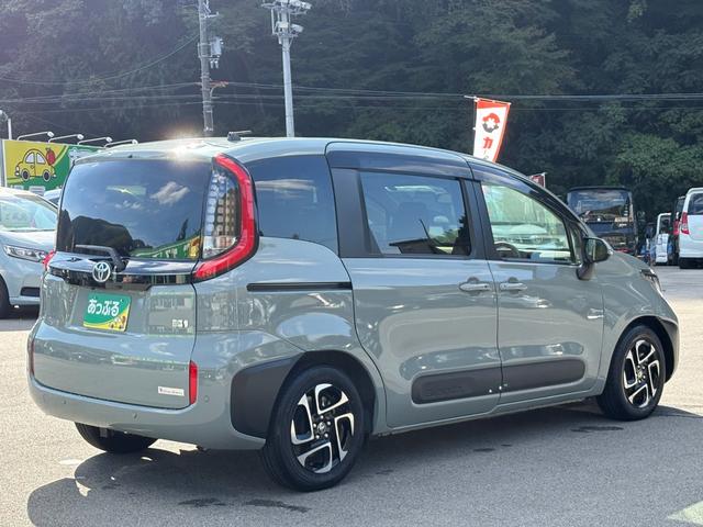 シエンタ ハイブリッドＺ　５人乗　メーカー１０．５インチナビ　バックカメラ　前後ドラレコ　ＡＣ１００Ｖ電源　両側パワスラ　スマートキー２個　レーダークルーズ　衝突軽減　ＢＳＭ　ＬＥＤヘッドライト　純正１５インチアルミ（8枚目）