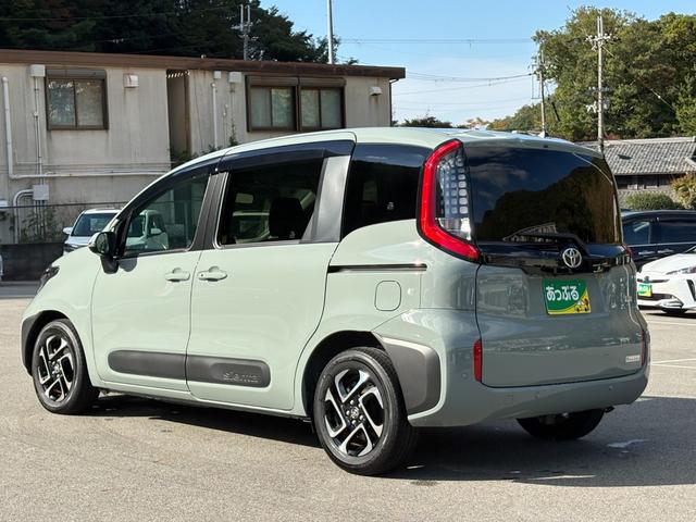 シエンタ ハイブリッドＺ　５人乗　メーカー１０．５インチナビ　バックカメラ　前後ドラレコ　ＡＣ１００Ｖ電源　両側パワスラ　スマートキー２個　レーダークルーズ　衝突軽減　ＢＳＭ　ＬＥＤヘッドライト　純正１５インチアルミ（9枚目）