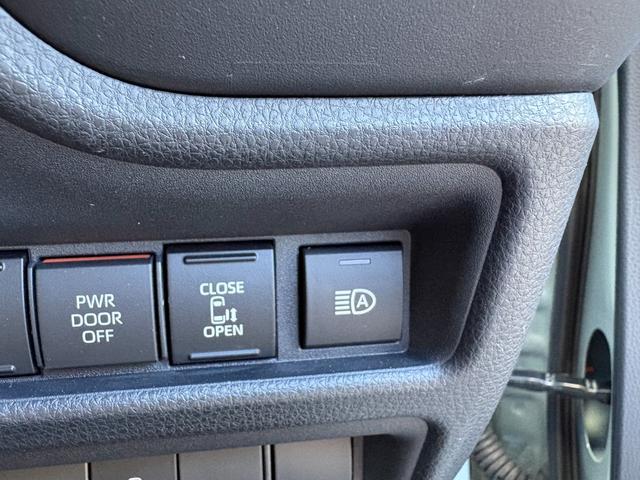 シエンタ ハイブリッドＺ　５人乗　メーカー１０．５インチナビ　バックカメラ　前後ドラレコ　ＡＣ１００Ｖ電源　両側パワスラ　スマートキー２個　レーダークルーズ　衝突軽減　ＢＳＭ　ＬＥＤヘッドライト　純正１５インチアルミ（39枚目）