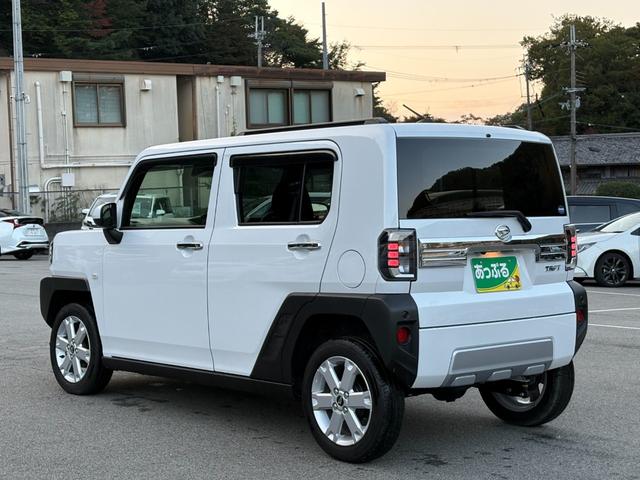 タフト G クロムベンチャー 4WD SDナビ バックカメラ ガラスルーフ スマートキー フロントシートヒーター 衝突軽減 クリアランスソナー アイドリングストップ LEDヘッドライト ルーフレール 純正15インチアルミ(9枚目)