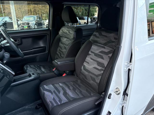 タフト G クロムベンチャー 4WD SDナビ バックカメラ ガラスルーフ スマートキー フロントシートヒーター 衝突軽減 クリアランスソナー アイドリングストップ LEDヘッドライト ルーフレール 純正15インチアルミ(11枚目)