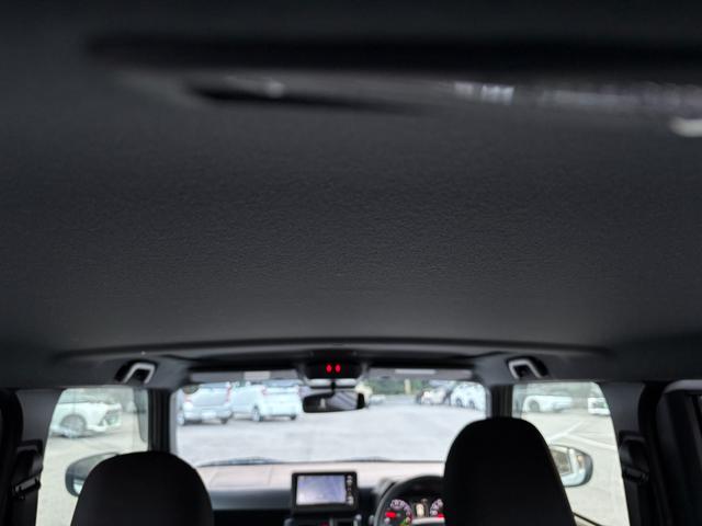 タフト G クロムベンチャー 4WD SDナビ バックカメラ ガラスルーフ スマートキー フロントシートヒーター 衝突軽減 クリアランスソナー アイドリングストップ LEDヘッドライト ルーフレール 純正15インチアルミ(13枚目)