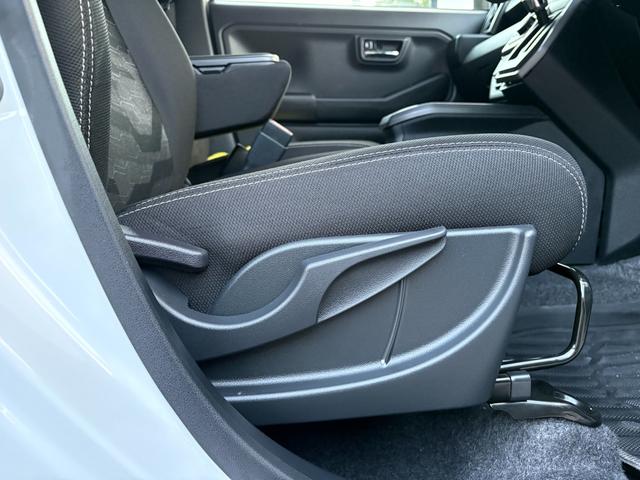 タフト G クロムベンチャー 4WD SDナビ バックカメラ ガラスルーフ スマートキー フロントシートヒーター 衝突軽減 クリアランスソナー アイドリングストップ LEDヘッドライト ルーフレール 純正15インチアルミ(40枚目)