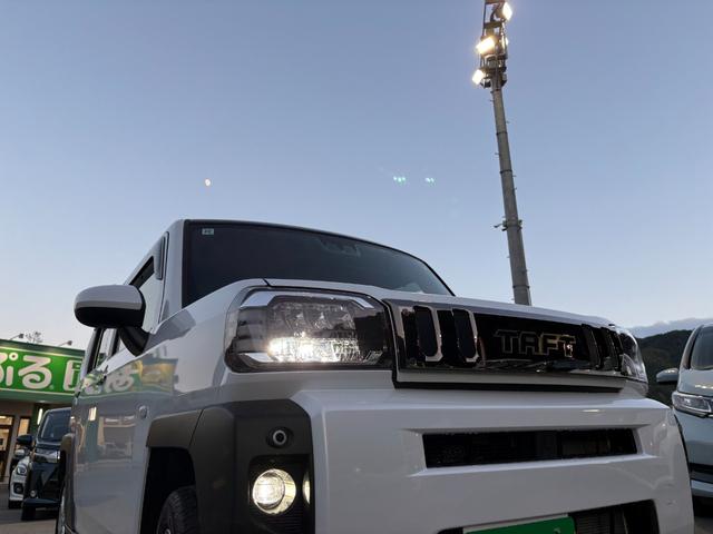 タフト G クロムベンチャー 4WD SDナビ バックカメラ ガラスルーフ スマートキー フロントシートヒーター 衝突軽減 クリアランスソナー アイドリングストップ LEDヘッドライト ルーフレール 純正15インチアルミ(44枚目)