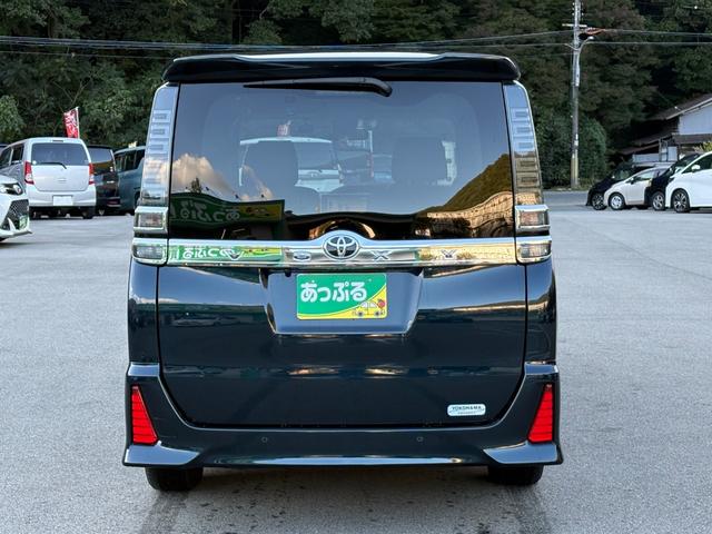 ヴォクシー ＺＳ　煌ＩＩ　７人乗　純正１０インチＳＤナビ　リアモニター　バックカメラ　ＥＴＣ　前後ドラレコ　両側パワスラ　クルコン　スマートキー２個　衝突軽減　クリアランスソナー　アイドリングストップ　ＬＥＤ　純正１６アルミ（3枚目）