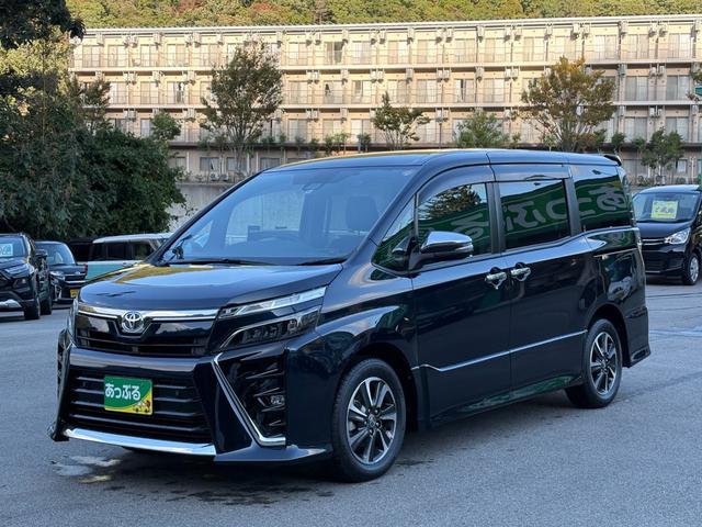 ヴォクシー ＺＳ　煌ＩＩ　７人乗　純正１０インチＳＤナビ　リアモニター　バックカメラ　ＥＴＣ　前後ドラレコ　両側パワスラ　クルコン　スマートキー２個　衝突軽減　クリアランスソナー　アイドリングストップ　ＬＥＤ　純正１６アルミ（7枚目）