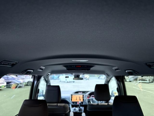 ヴォクシー ＺＳ　煌ＩＩ　７人乗　純正１０インチＳＤナビ　リアモニター　バックカメラ　ＥＴＣ　前後ドラレコ　両側パワスラ　クルコン　スマートキー２個　衝突軽減　クリアランスソナー　アイドリングストップ　ＬＥＤ　純正１６アルミ（14枚目）