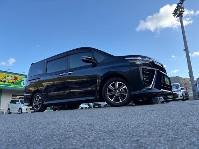 ヴォクシー ＺＳ　煌ＩＩ　７人乗　純正１０インチＳＤナビ　リアモニター　バックカメラ　ＥＴＣ　前後ドラレコ　両側パワスラ　クルコン　スマートキー２個　衝突軽減　クリアランスソナー　アイドリングストップ　ＬＥＤ　純正１６アルミ（19枚目）