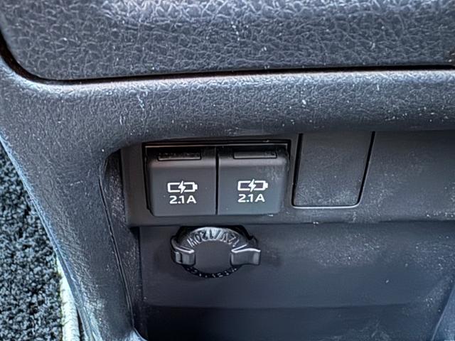 ヴォクシー ＺＳ　煌ＩＩ　７人乗　純正１０インチＳＤナビ　リアモニター　バックカメラ　ＥＴＣ　前後ドラレコ　両側パワスラ　クルコン　スマートキー２個　衝突軽減　クリアランスソナー　アイドリングストップ　ＬＥＤ　純正１６アルミ（24枚目）