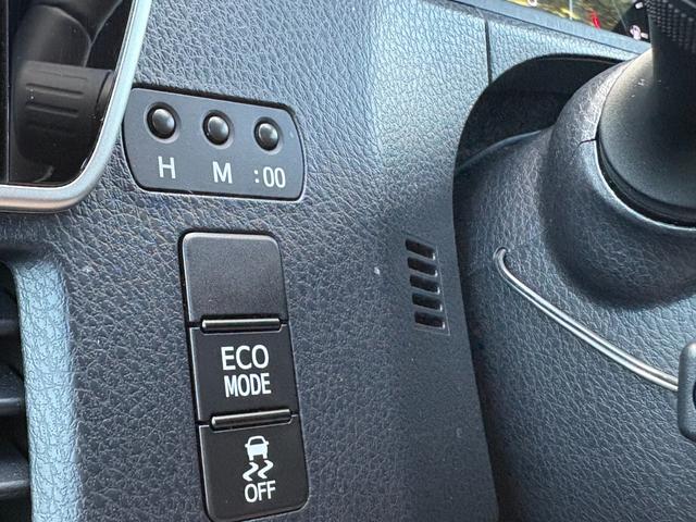 ヴォクシー ＺＳ　煌ＩＩ　７人乗　純正１０インチＳＤナビ　リアモニター　バックカメラ　ＥＴＣ　前後ドラレコ　両側パワスラ　クルコン　スマートキー２個　衝突軽減　クリアランスソナー　アイドリングストップ　ＬＥＤ　純正１６アルミ（30枚目）