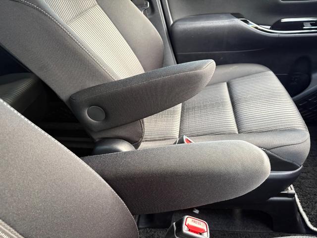 ヴォクシー ＺＳ　煌ＩＩ　７人乗　純正１０インチＳＤナビ　リアモニター　バックカメラ　ＥＴＣ　前後ドラレコ　両側パワスラ　クルコン　スマートキー２個　衝突軽減　クリアランスソナー　アイドリングストップ　ＬＥＤ　純正１６アルミ（41枚目）