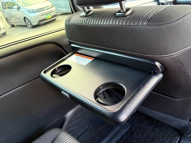 ヴォクシー ＺＳ　煌ＩＩ　７人乗　純正１０インチＳＤナビ　リアモニター　バックカメラ　ＥＴＣ　前後ドラレコ　両側パワスラ　クルコン　スマートキー２個　衝突軽減　クリアランスソナー　アイドリングストップ　ＬＥＤ　純正１６アルミ（52枚目）