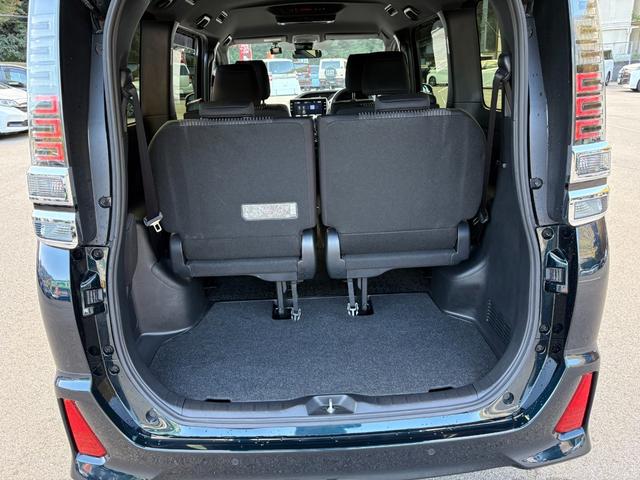 ヴォクシー ＺＳ　煌ＩＩ　７人乗　純正１０インチＳＤナビ　リアモニター　バックカメラ　ＥＴＣ　前後ドラレコ　両側パワスラ　クルコン　スマートキー２個　衝突軽減　クリアランスソナー　アイドリングストップ　ＬＥＤ　純正１６アルミ（56枚目）