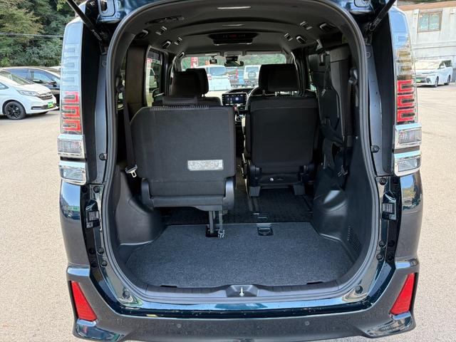 ヴォクシー ＺＳ　煌ＩＩ　７人乗　純正１０インチＳＤナビ　リアモニター　バックカメラ　ＥＴＣ　前後ドラレコ　両側パワスラ　クルコン　スマートキー２個　衝突軽減　クリアランスソナー　アイドリングストップ　ＬＥＤ　純正１６アルミ（57枚目）