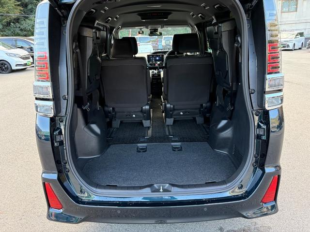 ヴォクシー ＺＳ　煌ＩＩ　７人乗　純正１０インチＳＤナビ　リアモニター　バックカメラ　ＥＴＣ　前後ドラレコ　両側パワスラ　クルコン　スマートキー２個　衝突軽減　クリアランスソナー　アイドリングストップ　ＬＥＤ　純正１６アルミ（58枚目）