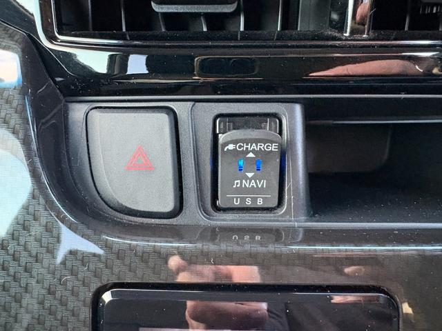 ムーヴ カスタム XリミテッドII SAIII 純正メモリーナビ パノラマモニター 前後ドラレコ ステリモ スマートキー 運転席シートヒーター アイドリングストップ 衝突軽減 LEDヘッドライト オートライト オートハイビーム 純正14インチアルミ(26枚目)