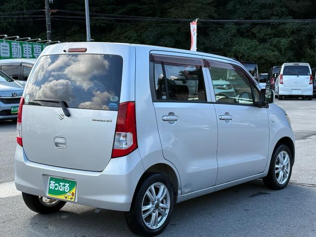 ワゴンＲ ＦＸ　ＣＤオーディオ　ＥＴＣ　パワーウインドウ　パワステ　ＡＢＳ　Ｗエアバッグ　マット　バイザー　社外１４インチアルミホイール（8枚目）