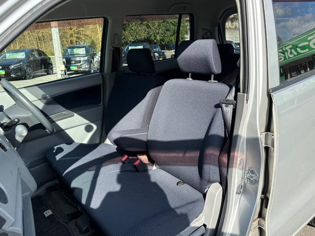 ワゴンＲ ＦＸ　ＣＤオーディオ　ＥＴＣ　パワーウインドウ　パワステ　ＡＢＳ　Ｗエアバッグ　マット　バイザー　社外１４インチアルミホイール（12枚目）