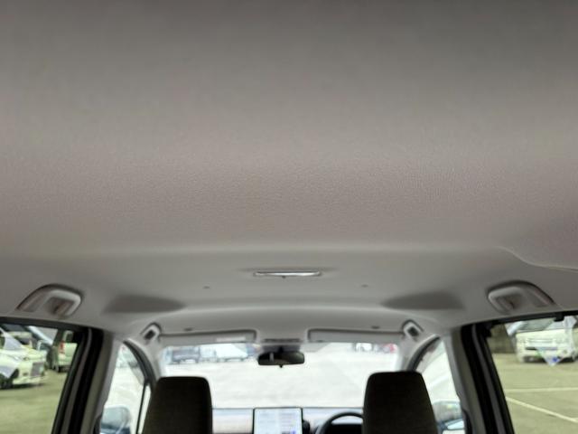 シエンタ ハイブリッドＺ　５人乗　４ＷＤ　メーカー１０．５インチナビ　パノラミックビューモニター　前後ドラレコ　スマートキー２個　両側パワスラ　フロントシートヒーター　ハンドルヒーター　ＡＶ１００Ｖ電源　セーフティセンス（14枚目）