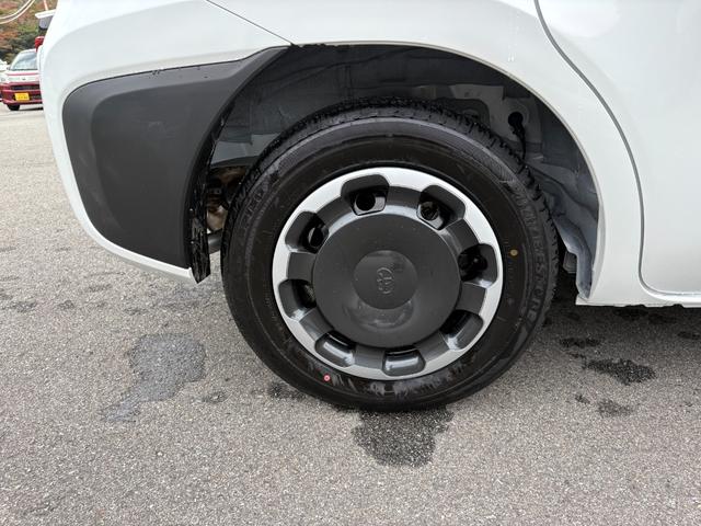 シエンタ ハイブリッドＺ　５人乗　４ＷＤ　メーカー１０．５インチナビ　パノラミックビューモニター　前後ドラレコ　スマートキー２個　両側パワスラ　フロントシートヒーター　ハンドルヒーター　ＡＶ１００Ｖ電源　セーフティセンス（20枚目）