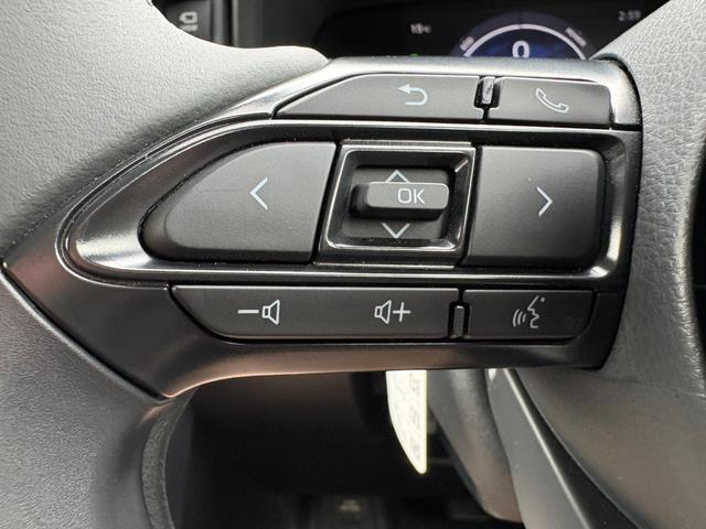 シエンタ ハイブリッドＺ　５人乗　４ＷＤ　メーカー１０．５インチナビ　パノラミックビューモニター　前後ドラレコ　スマートキー２個　両側パワスラ　フロントシートヒーター　ハンドルヒーター　ＡＶ１００Ｖ電源　セーフティセンス（33枚目）