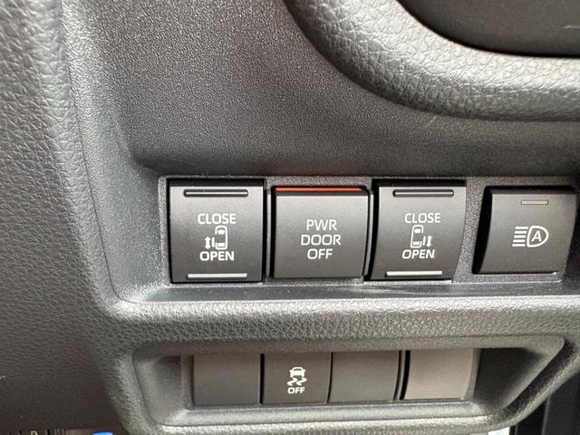 シエンタ ハイブリッドＺ　５人乗　４ＷＤ　メーカー１０．５インチナビ　パノラミックビューモニター　前後ドラレコ　スマートキー２個　両側パワスラ　フロントシートヒーター　ハンドルヒーター　ＡＶ１００Ｖ電源　セーフティセンス（39枚目）