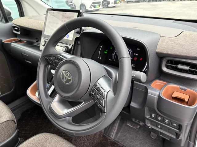 シエンタ ハイブリッドＺ　５人乗　４ＷＤ　メーカー１０．５インチナビ　パノラミックビューモニター　前後ドラレコ　スマートキー２個　両側パワスラ　フロントシートヒーター　ハンドルヒーター　ＡＶ１００Ｖ電源　セーフティセンス（48枚目）