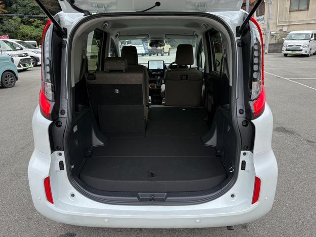 シエンタ ハイブリッドＺ　５人乗　４ＷＤ　メーカー１０．５インチナビ　パノラミックビューモニター　前後ドラレコ　スマートキー２個　両側パワスラ　フロントシートヒーター　ハンドルヒーター　ＡＶ１００Ｖ電源　セーフティセンス（57枚目）