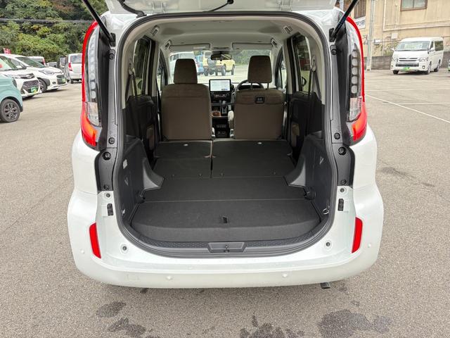 シエンタ ハイブリッドＺ　５人乗　４ＷＤ　メーカー１０．５インチナビ　パノラミックビューモニター　前後ドラレコ　スマートキー２個　両側パワスラ　フロントシートヒーター　ハンドルヒーター　ＡＶ１００Ｖ電源　セーフティセンス（58枚目）