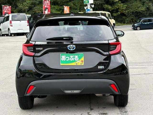 ヤリス ハイブリッドＺ　メーカーナビ　パノラミックビューモニター　前後ドラレコ　スマートキー２個　レーダークルーズ　フロントシートヒーター　衝突軽減　レーンキープ　クリアランスソナー　ＬＥＤヘッドライト　オートハイビーム（3枚目）
