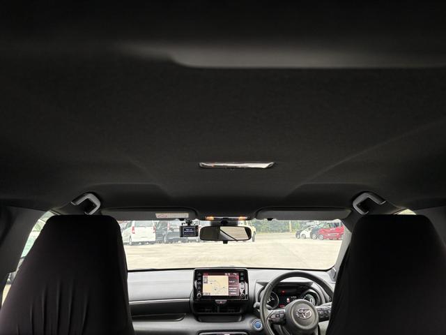 ヤリス ハイブリッドＺ　メーカーナビ　パノラミックビューモニター　前後ドラレコ　スマートキー２個　レーダークルーズ　フロントシートヒーター　衝突軽減　レーンキープ　クリアランスソナー　ＬＥＤヘッドライト　オートハイビーム（14枚目）