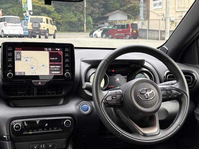 ヤリス ハイブリッドＺ　メーカーナビ　パノラミックビューモニター　前後ドラレコ　スマートキー２個　レーダークルーズ　フロントシートヒーター　衝突軽減　レーンキープ　クリアランスソナー　ＬＥＤヘッドライト　オートハイビーム（16枚目）