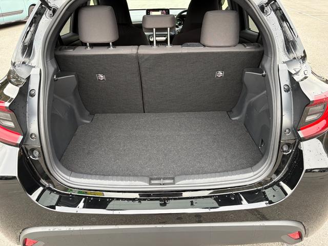 ヤリス ハイブリッドＺ　メーカーナビ　パノラミックビューモニター　前後ドラレコ　スマートキー２個　レーダークルーズ　フロントシートヒーター　衝突軽減　レーンキープ　クリアランスソナー　ＬＥＤヘッドライト　オートハイビーム（18枚目）