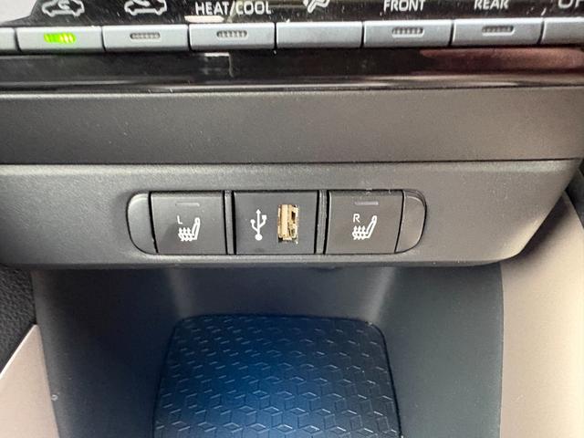 ヤリス ハイブリッドＺ　メーカーナビ　パノラミックビューモニター　前後ドラレコ　スマートキー２個　レーダークルーズ　フロントシートヒーター　衝突軽減　レーンキープ　クリアランスソナー　ＬＥＤヘッドライト　オートハイビーム（25枚目）