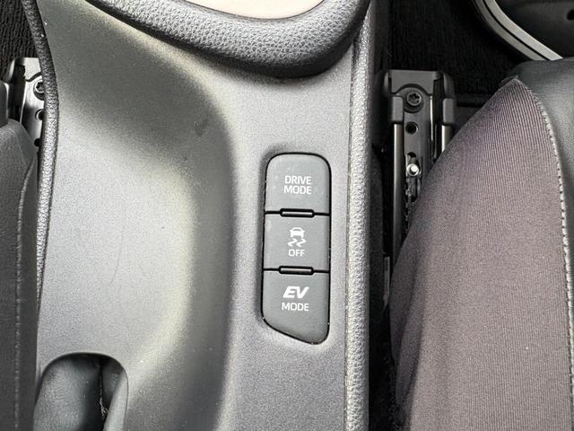 ヤリス ハイブリッドＺ　メーカーナビ　パノラミックビューモニター　前後ドラレコ　スマートキー２個　レーダークルーズ　フロントシートヒーター　衝突軽減　レーンキープ　クリアランスソナー　ＬＥＤヘッドライト　オートハイビーム（32枚目）